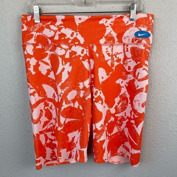 NWT Nike Athletic Legging Shorts Size L - Picture 1 of 5